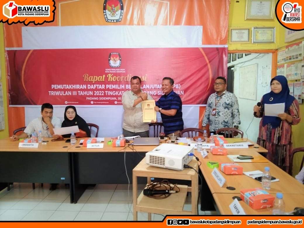 Bawaslu Kota Padang Sidempuan Hadiri Undangan Rapat Koordinasi Pemutakhiran Data Pemilih Berkelanjutan Triwulan III Tahun 2022 Tingkat Kota Padang Sidempuan