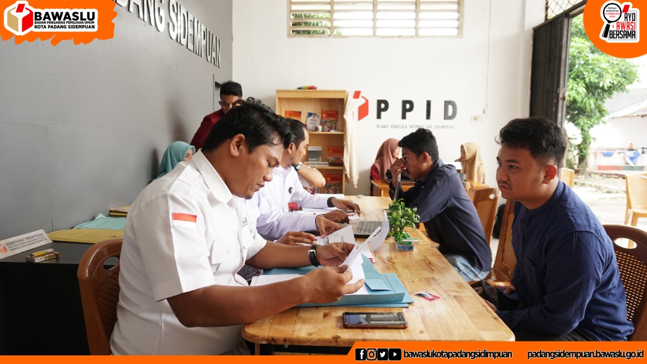 Antusiasme Masyarakat Kota Padang Sidempuan Mendaftar Calon Anggota Panwaslu Kecamatan dalam pelaksanaan Pemilu