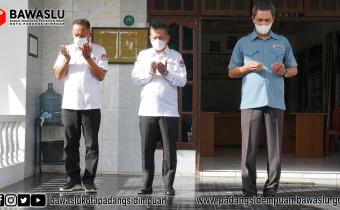 Bawaslu Kota Padangsidimpuan lakukan giat apel pagi