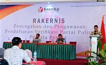 Bawaslu Kota Padang Sidempuan hadiri Rakernis Pencegehan dan pengawasan pendaftaran verifikasi administrasi partai politik peserta pemilu