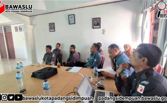 Simulasikan akses SIPOL Bawaslu Kota Padang Sidempuan gelar rapat internal